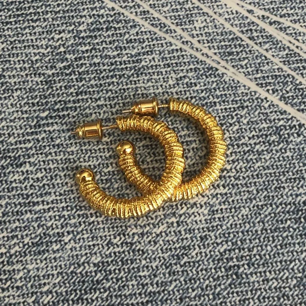 18K Gold Plated Minimalistic String Wired Hoop Earrings
